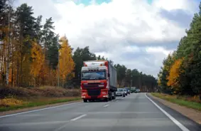CSDD Rīgā paplašina vadīšanas eksāmenu iespējas: drīzumā varēs izmantot autoskolu kravas automobiļus