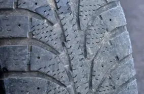 Carnikavā dzērājšoferim gaužām nepaveicas: atkārtoti pie stūres pieķertais “BMW” vadītājs ar teju divām promilēm, pateicoties iedzīvotāju modrībai, nonāk likumsargu rokās