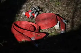 Četri bērni izglābti no degošas dārza mājiņas raunas pagastā: traģisks atgādinājums par ugunsdrošības nozīmi