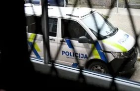 Čiekurkalnā sievietes slepkavība: kaimiņu izsaukums atklāj traģisku vardarbību alkohola reibumā