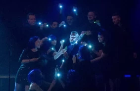 Daugavpils "Tumšzilais koris" Pāršalc Mūzikas Pasauli ar "Imagine Dragons" Hita "Thunder" Varenību Kora Skanējumā