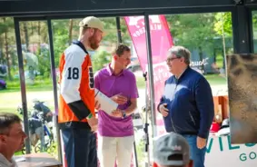 Dāvis Bertāns Dāsni Ziedo Žorža Siksnas Ekskluzīvam Mājas Koncertam Labdarības Izsolē