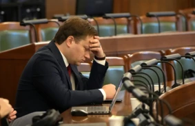 Deputāts Jānis Patmalnieks deklarējis iespaidīgus uzkrājumus: sabiedrības acis pievērstas politiķu finansēm