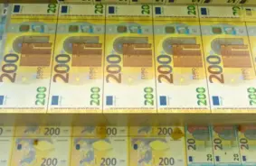 Deputātu kompensācijas augustā: vairāk nekā 20 000 eiro iztērēti dzīres un transporta vajadzībām