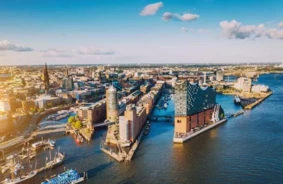 Deviņi neatvairāmi iemesli doties ceļojumā uz Hamburgu – Vācijas Ziemeļu pērli 2025. gadā