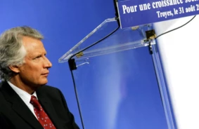 Dominiks de Vilpēns atgriežas Francijas politikā ar "Humāno Franciju": Ceļš uz 2027. gada vēlēšanām?