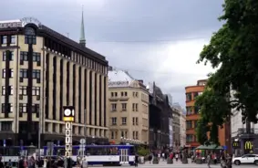 Dzeltenais brīdinājums visā Latvijā: Pirmdien gaidāmas stipras lietusgāzes un pērkona negaiss