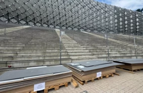 Dziesmu un Deju Svētku Kokmateriāli Iegūst Jaunu Dzīvi: Saplāksnis nonāk Latvijas Profesionālajās Skolās