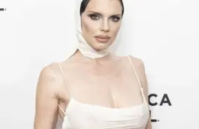 Džūlija Foksa nožēlo plastiskās operācijas: tās veiktas vīriešu dēļ un "lai izdzīvotu"