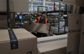 ES Parlaments pastiprina spiedienu uz Amazon: Piekļuve liegta, arodbiedrības prasa bargākas sankcijas