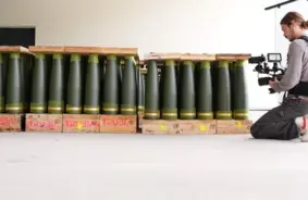 Eiropas aizsardzības akcijas kritums: Trampa miera centieni un Gazas pamiera izredzes ietekmē tirgu