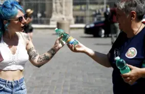 Eiropu Pārklāj Rekordkarstums: Darba Aizliegumi, Veselības Draudi un Klimata Pārmaiņu Signāli