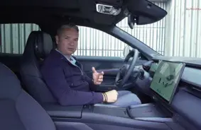 Elektrības pārākums: Lynk & Co 08 pārraksta lādējamo hibrīdu spēles noteikumus ar 200 km sniedzamību