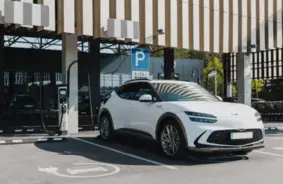 Elektroauto bums Latvijā bremzējas? EKII atbalsta beigas rada bažas par tirgus kritumu