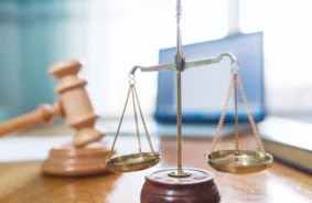 "Firma" pret "Uzņēmuma Nosaukumu": Valodu Karš un Juridiskā Realitāte Latvijā