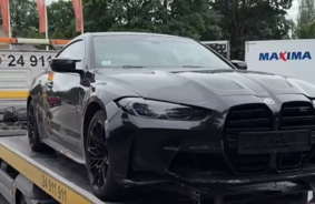 Fitnesa trenera Laura Mičuļa "BMW M4 Competition" avarējis: luksusa auto cena un skandālu ēna ap zvaigzni