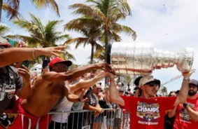 Floridas "Panthers" un Balinska triumfs: 400 000 fanu pārpludina Fortloderdeilu Stenlija kausa svinībās