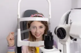 Gatavi skolai: Neatlieciet bērna redzes pārbaudi – tā ir atslēga uz veiksmīgām mācībām