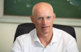 Gatis Truksnis Atkal Pie Jūrmalas Stūres: Piektais Triumfs un Jaunā Politiskā Ainava