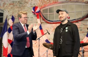 Gints Zilbalodis saņem Francijas Ordeni mākslā un literatūrā: starptautisks atzinības apliecinājums Latvijas animācijas ģēnijam