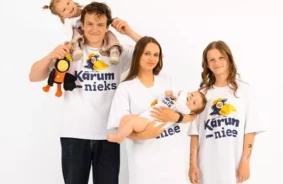 Iecienītais Kārums laiž klajā ekskluzīvu apģērbu un suvenīru kolekciju par godu skolu jaunatnes dziesmu un deju svētkiem