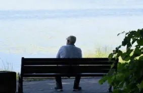 Izdienas pensiju reformas vētra: Būtiskas izmaiņas darbiniekiem gaidāmas no 2027. gada