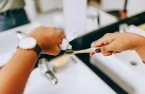 Jauns pētījums: Slikta mutes higiēna var trīskāršot aizkuņģa dziedzera vēža risku