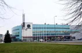 Jura Savicka meitas, Krista un Ieva Savicka, pastarpināti kļuvušas par “Arēnas Rīga” īpašniecēm