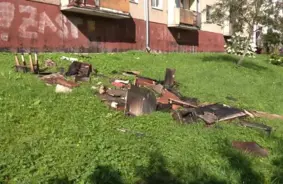 Kaimiņienes agrais modinātājs Juglā izglābj sirmgalvi un suni no ugunsgrēka