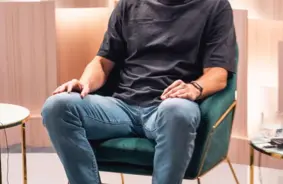 Kaislība ģimenē: Kā apzināta tuvība bērnu klātbūtnē veicina seksuālo audzināšanu?