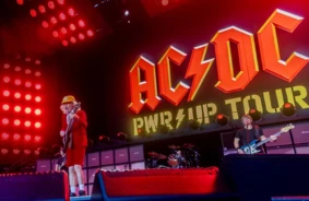 Kāpēc rokenrolam jādzīvo? AC/DC Tallinā apliecina mūzikas nemirstību