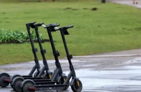Kas iegādājas OCTA polises skrejriteņiem? Atklājas pārsteidzošs atbildīga pusmūža vīrieša profils!