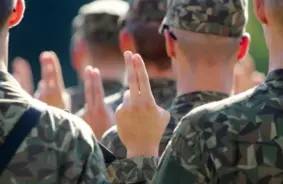 Kas stāv aiz Valsts prezidenta Edgara Rinkēviča kakla aplīmējuma? Sabiedrības jautājumi un līderības spēks