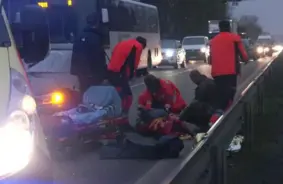 Kas viņam bija uznācis? Vīrietis Berģos pats sev "izraka bedri" pēc sadursmes uz Brīvības gatves