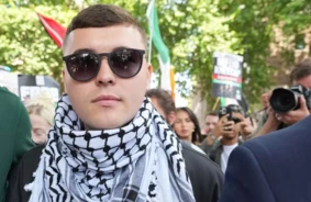 Kneecap Reperis Mo Chara Atbrīvots Pret Drošības Naudu Pēc Tiesas Sēdes Londonā Par Hezbollah Apsūdzībām