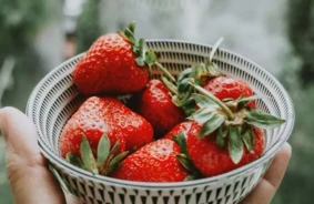 Ko darīt ar zemenēm? Radošas idejas katrai gaumei un neaizmirstams vasaras deserts