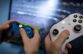 Kognitīvā atslēga: Kā smadzeņu telpiskā uztvere nosaka spēļu vadības izvēli