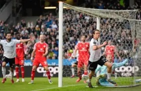 Konferences līgas sprādzienbīstamais starts: "Rosenborg" sensācija, rumāņu polārās emocijas un poļu triumfs