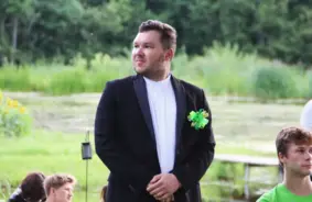 Kordiriģents Oskars Jeske: Kā Skolēnu Aizrautība Atdzīvina Dziesmu Svētku Tradīciju, Godinot Lazdonas Saknes