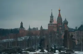 Kremļa gaitenī plīvo bailes ēna: Mīklainās nāves un represijas paralizē Putina eliti