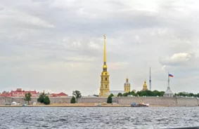 Kremļa varenības mīts sabrūk: Sanktpēterburgā atcelta jūras spēku parāde dronu draudu dēļ