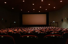 Krievijā stājas spēkā likums, kas aizliedz “tradicionālās vērtības” diskreditējošas filmas