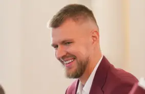 Kristapa Porziņģa sapnis piepildās: Liepājā atklāta moderna MMA treniņu zāle “One Curonia”