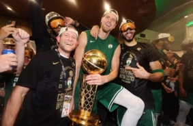 Kristaps Porziņģis atvadās no Bostonas "Celtics" ar sirsnīgu vēstījumu: "Manā sirdī vienmēr būs īpaša vieta"
