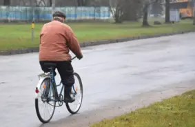 Labklājības ministra steidzamais brīdinājums: kā veselība glābs Latvijas vīriešu pensijas un valsts nākotni?