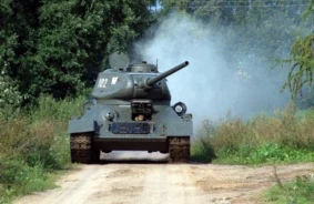 Latvija atvieglo militārās tehnikas reģistrāciju ceļu izmēģinājumiem, stiprinot valsts aizsardzību un rūpniecību