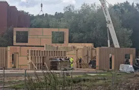 Latvijā top jauna paaudze: astoņās pašvaldībās būvē ģimeniskā tipa senioru mājas