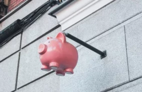 Latvijas Budžeta Deficīts Padziļinās: Pirmajos Piecos Mēnešos Sasniedz 419,8 Miljonus Eiro – Fiskālā Stabilitāte Zem Lielā Jautājuma Zīmes?