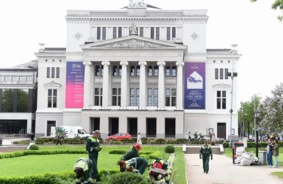 Latvijas Nacionālās Operas Lielajā Zālē Piespiedu Klusums: Birokrātijas Ēna Kavē Remontu un Aizkavē Izrādes