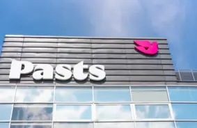 Latvijas Pasts Sāk Mūža Pensijas Pilotprojektu: Finansiālā Drošība Kļūst Pieejamāka Reģionos